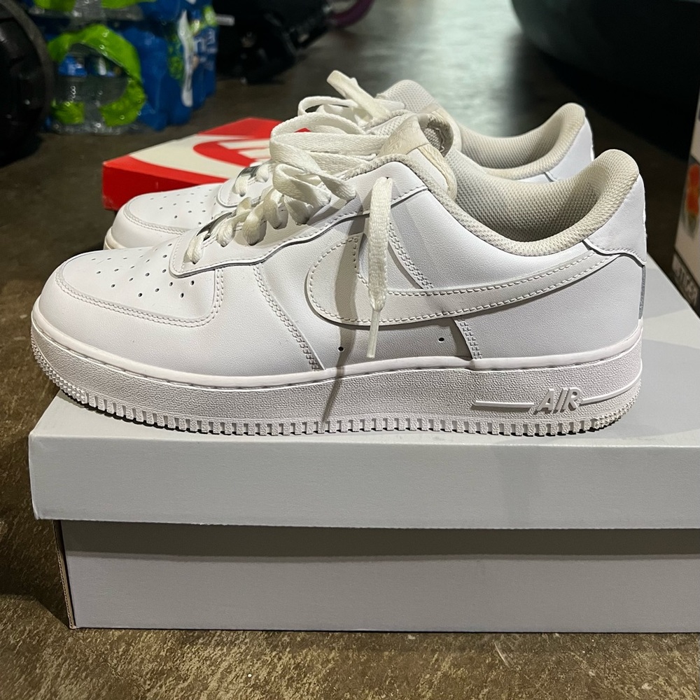 Like new men sneaker